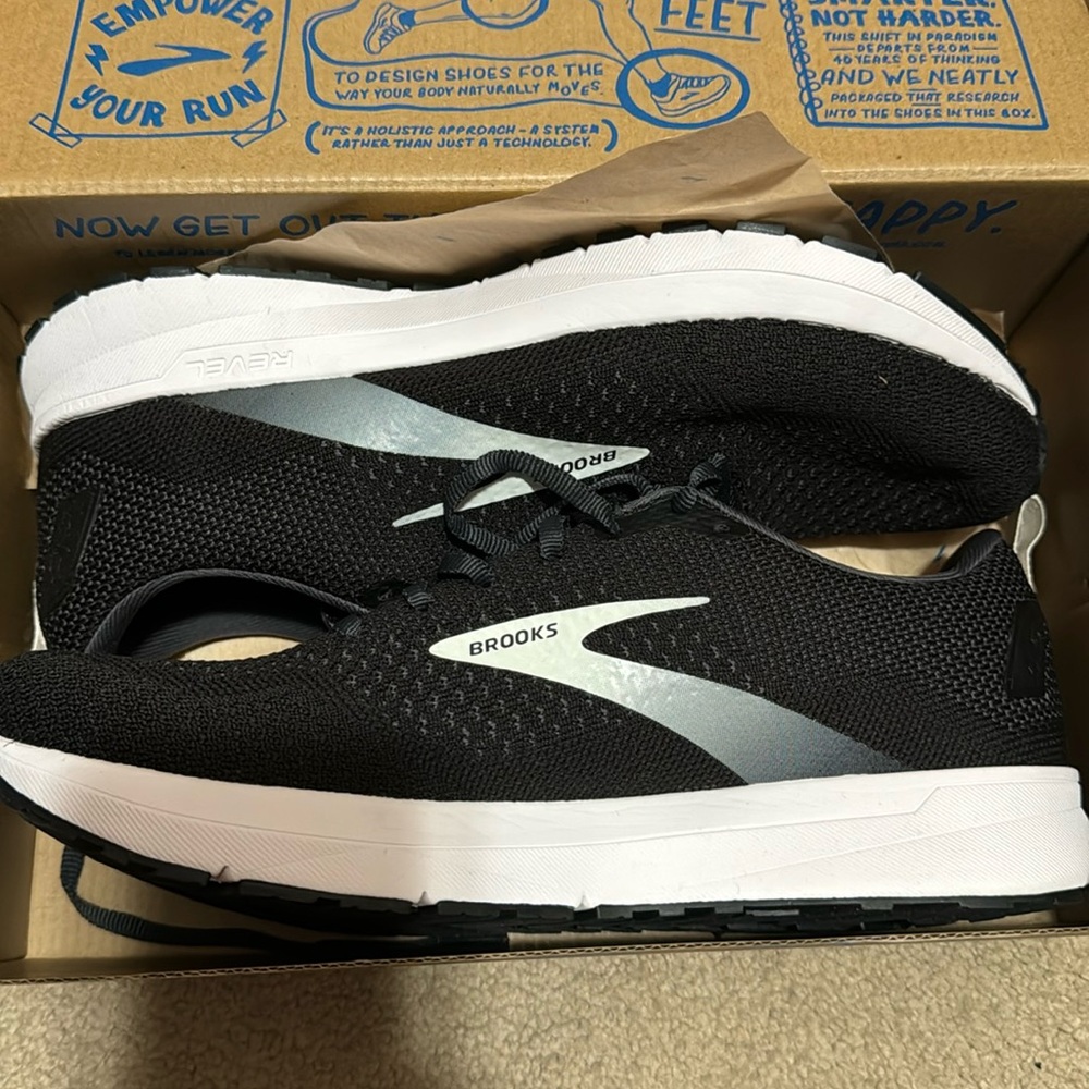 Brand new Brooks revel size 10 women’s